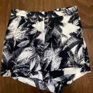 Flowy black & white palm tree shorts